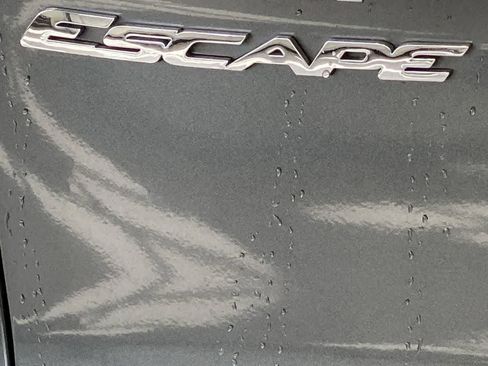 Used 2016 Ford Escape Titanium w/ Equipment Group 301A AWD/4WD image 11