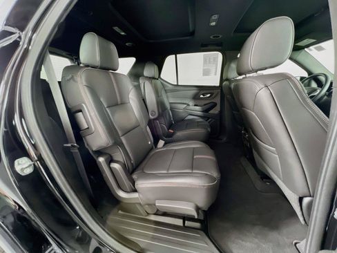 Used 2023 Chevrolet Traverse RS AWD/4WD image 29