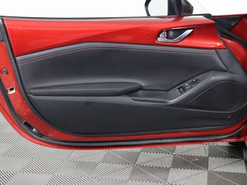 Used 2016 MAZDA MX-5 Miata Club RWD image 12