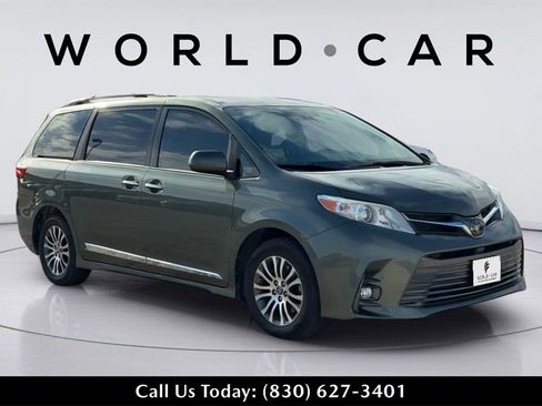Used 2020 Toyota Sienna XLE Premium image 1