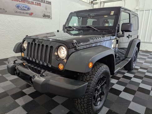 Used 2016 Jeep Wrangler Sport AWD/4WD image 3