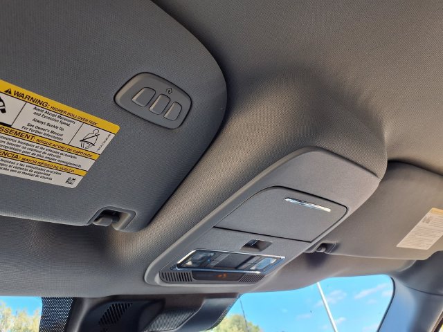 Used 2022 Ford F150 Lariat AWD/4WD image 16