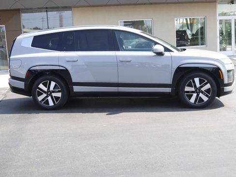 New 2026 Hyundai Ioniq 9 SEL image 2