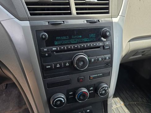 Used 2012 Chevrolet Traverse LS FWD image 17