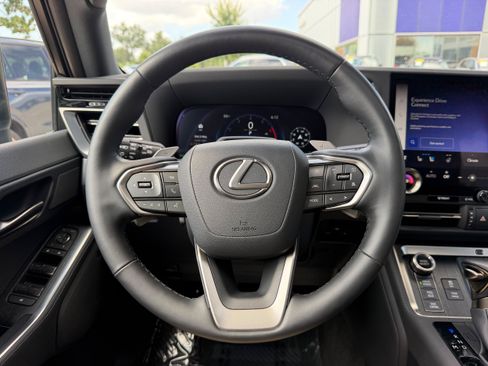Used 2024 Lexus GX 550 AWD/4WD image 17