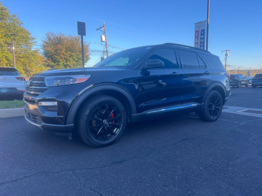 Used 2020 Ford Explorer XLT w/ Equipment Group 202A AWD/4WD image 3