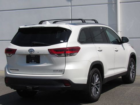 Certified 2019 Toyota Highlander XLE AWD/4WD image 6