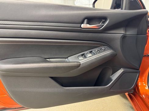 Used 2019 Nissan Altima 2.5 SR FWD image 8