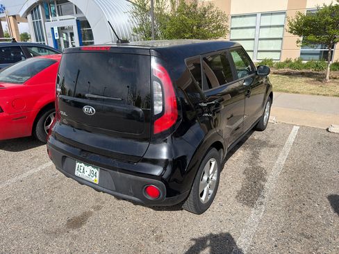 Used 2018 Kia Soul FWD image 3