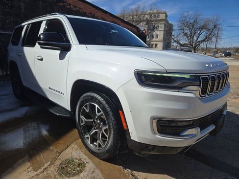 Used 2024 Jeep Wagoneer Series III image 3