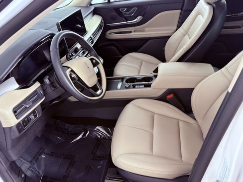 Used 2026 Lincoln Corsair Premiere AWD/4WD image 14