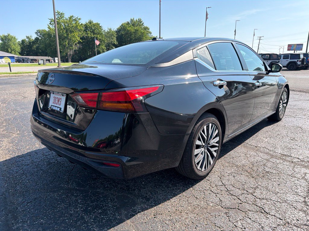 Used 2025 Nissan Altima 2.5 SV FWD image 8