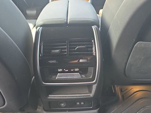Used 2024 BMW X5 sDrive40i w/ Premium Package RWD image 19
