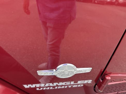 Used 2012 Jeep Wrangler Unlimited Sport image 31