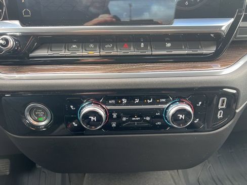 Used 2024 GMC Sierra 1500 Elevation image 28