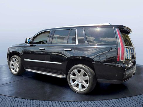 Used 2020 Cadillac Escalade Luxury AWD/4WD image 4