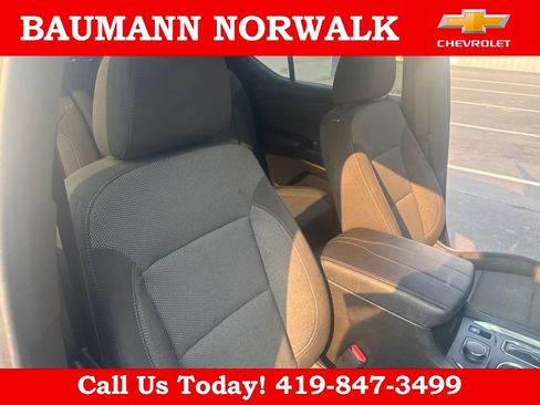 Used 2023 Chevrolet Traverse LT FWD image 30