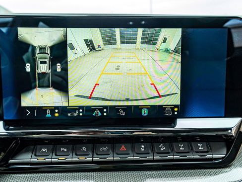 Used 2022 Chevrolet Silverado 1500 ZR2 w/ Technology Package image 26