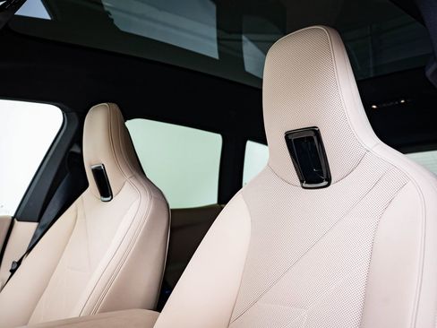 Used 2023 BMW iX M60 image 22