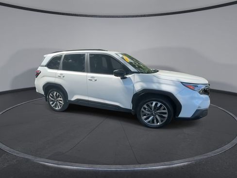 Used 2025 Subaru Forester Touring w/ Popular Package - Touring image 17