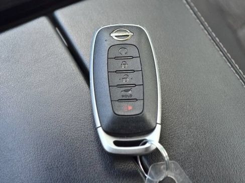 Used 2025 Nissan Rogue SV AWD/4WD image 24