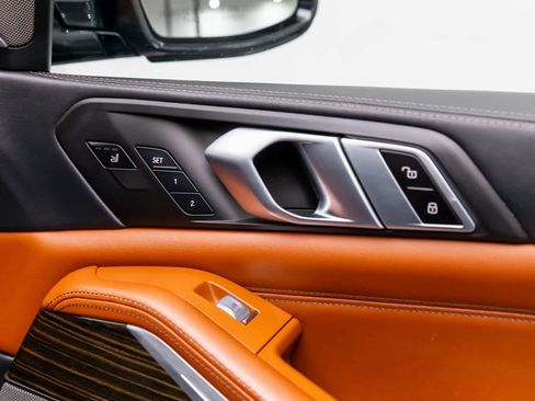 Used 2023 BMW X7 xDrive40i w/ Executive Package image 59