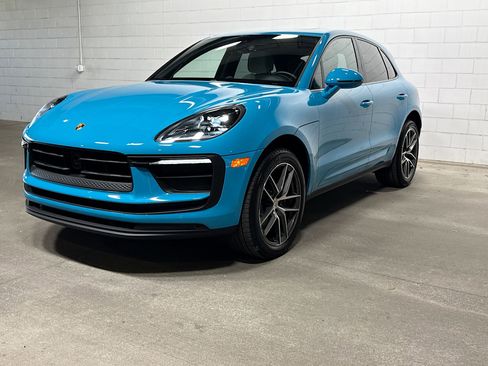 Certified 2023 Porsche Macan AWD/4WD image 1