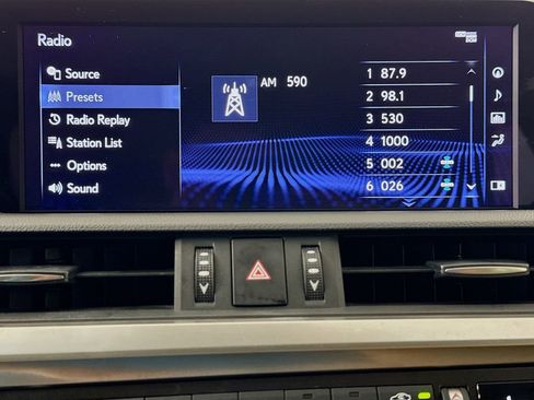 Certified 2021 Lexus ES 300h Ultra Luxury w/ Accessory Package 2 image 15