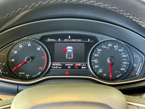 Used 2022 Audi Q5 2.0T Premium w/ Convenience Package AWD/4WD image 12