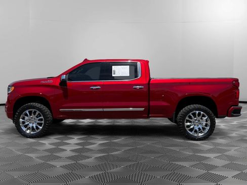 Used 2022 Chevrolet Silverado 1500 High Country w/ Technology Package AWD/4WD image 2