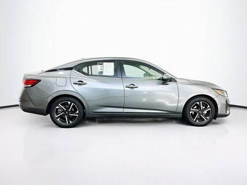 Used 2024 Nissan Sentra SV image 10