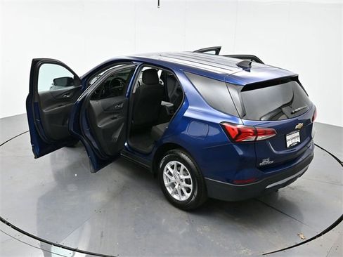 Used 2023 Chevrolet Equinox LT image 41
