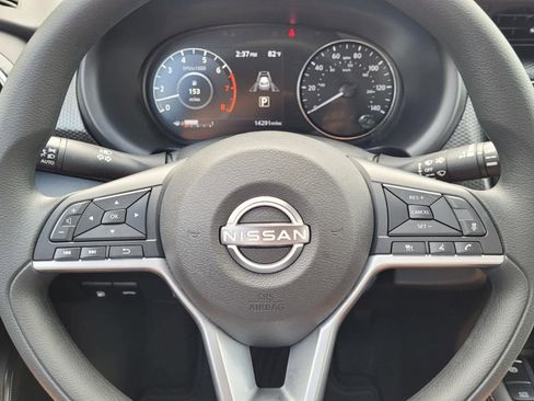 Used 2023 Nissan Kicks SV image 11