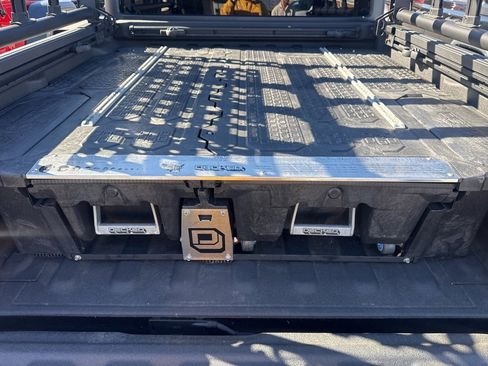 Used 2021 Jeep Gladiator Willys image 41