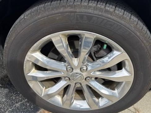 Used 2018 Chrysler 300 Limited AWD/4WD image 5