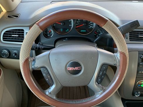 Used 2012 GMC Yukon SLT w/ SLT-2 Equipment Package image 12