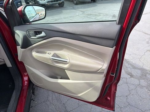 Used 2019 Ford Escape Titanium image 34