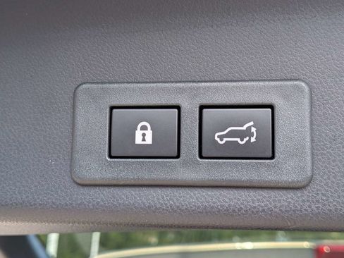 Used 2023 Subaru Ascent Limited w/ Technology Package AWD/4WD image 15
