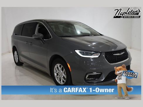 Used 2023 Chrysler Pacifica Touring-L FWD image 1