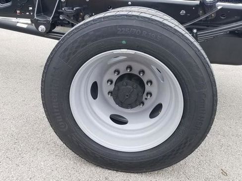 New 2026 Ford F550 2WD Regular Cab Super Duty image 27