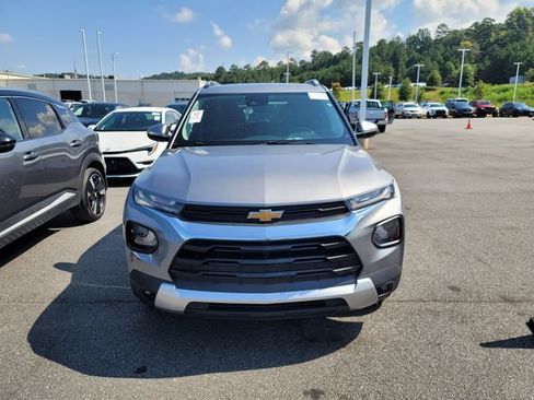 Used 2023 Chevrolet TrailBlazer LT AWD/4WD image 2