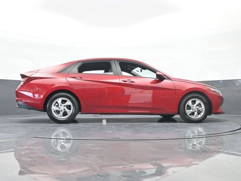 Used 2022 Hyundai Elantra SE w/ Cargo Package image 57