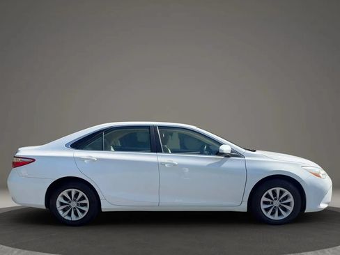 Used 2015 Toyota Camry LE FWD image 10