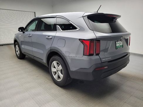 Used 2023 Kia Sorento LX FWD image 5