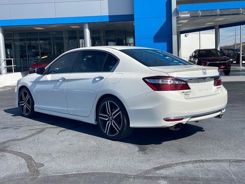 Used 2016 Honda Accord Sport image 5
