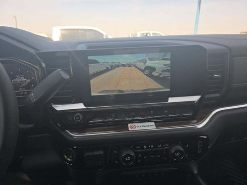 Used 2025 Chevrolet Silverado 2500 LT w/ Convenience Package image 6