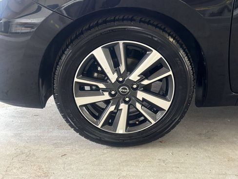 Used 2025 Nissan Versa SV FWD image 29