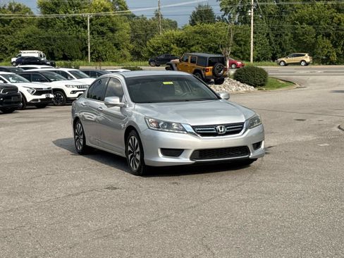 Used 2015 Honda Accord Hybrid Sedan image 3