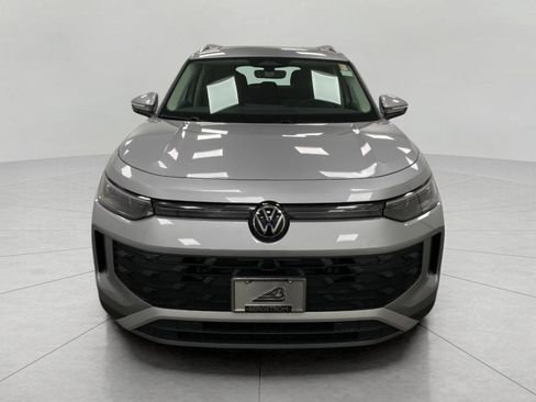 New 2025 Volkswagen Tiguan SE image 10