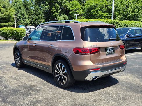 Used 2022 Mercedes-Benz GLB 250 4MATIC image 3